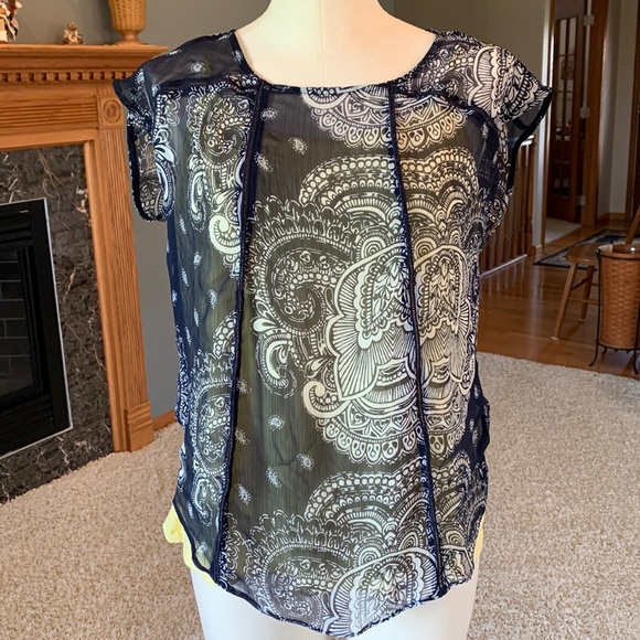 a.n.a Tops - A.N.A. A New Approach Top with Cap Sleeves , Size Medium